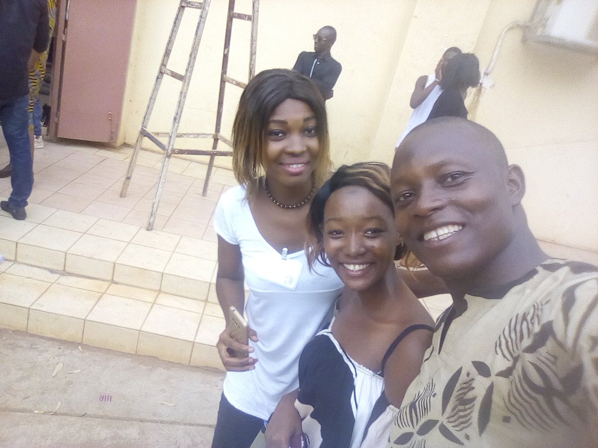 SamerouDiallo's tweet photo. L'association Jeuness'art a célébrer la journée internationale du #Slam a la bibliothèque nationale de Bamako parfaite réussite.
Projection de film pour rend
#Hommage Hamidou #Valian #BurkinaFaso #cinedroitlibre
Conférence débat sur l'enjeu et la vision du Slam dans nos sociétés https://t.co/kKmB7PYcUE