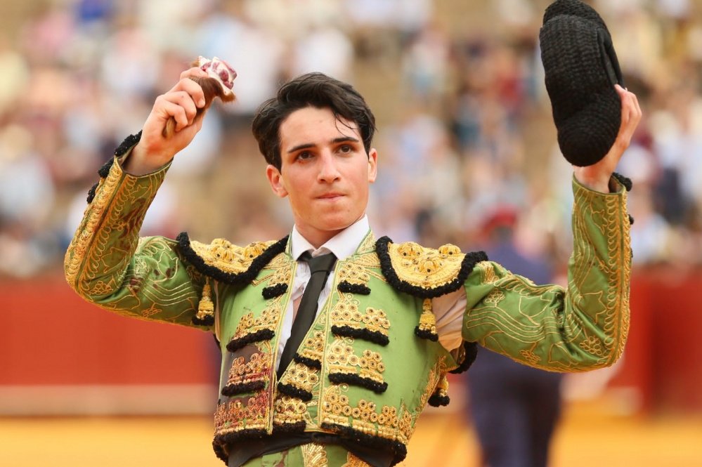 Mi crónica de la tarde de hoy en Sevilla para <a href="/cultorocom/">Cultoro</a> 

Salamanca le llega al corazón de Andalucía
cultoro.es/festejos/2018/…
📸<a href="/saridelafuente/">sara</a>