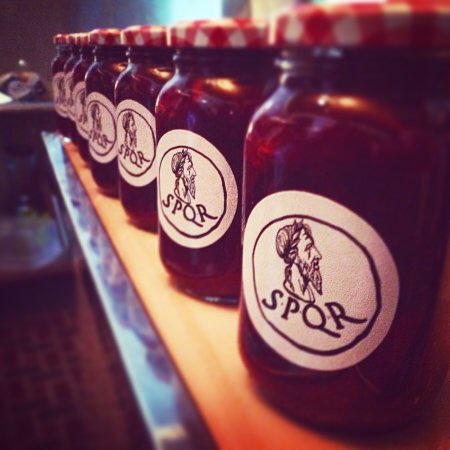 frenchiekiwi's tweet photo. #Kiwis settle down and bring their awesomeness everywhere. Oliver Baille launched #SQPR in #Candelaria a couple of years ago. Serves amazing brunch and sells his home made products including genius hot sauce. https://t.co/jPF6QfdJTR https://t.co/3JGmndWlXs
