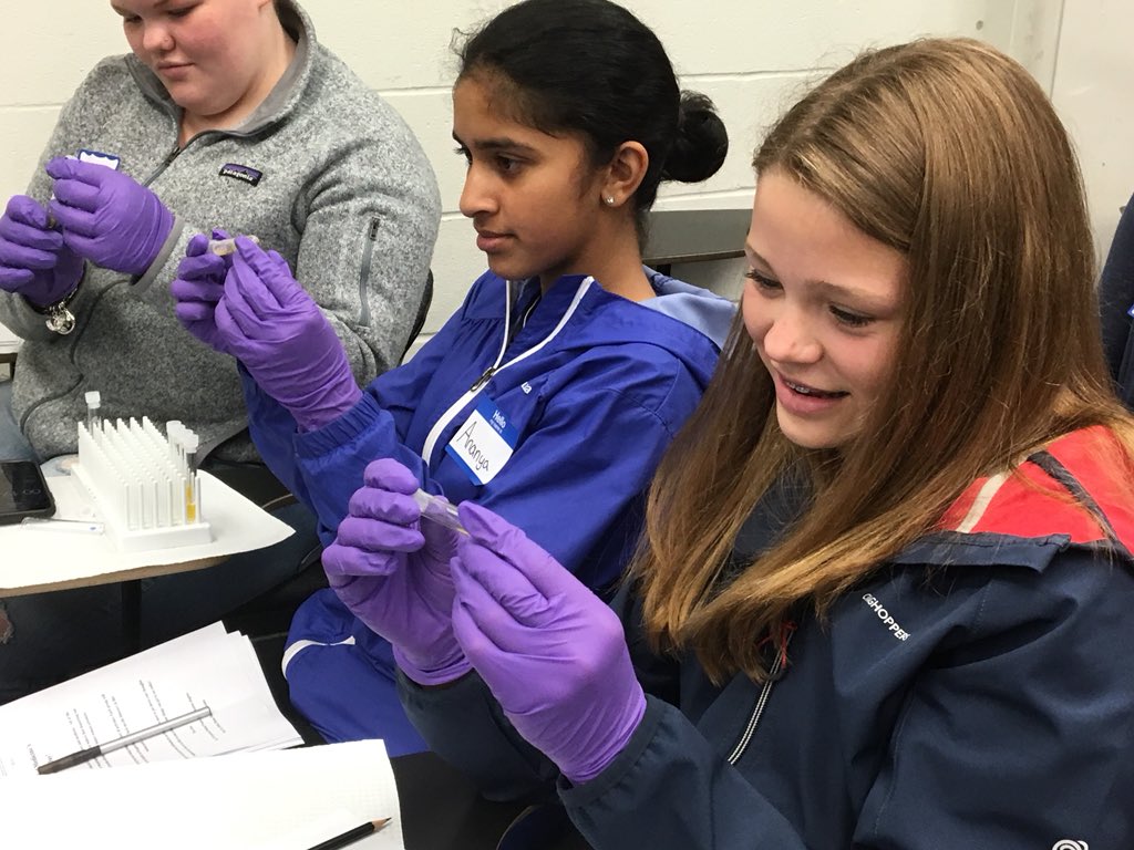 askapof's tweet photo. Great learning at Girls Science Discovery Day with first year med students.  Thank you  @UVMLarnerMed!  #wsdvt https://t.co/WIBJCp3hAo