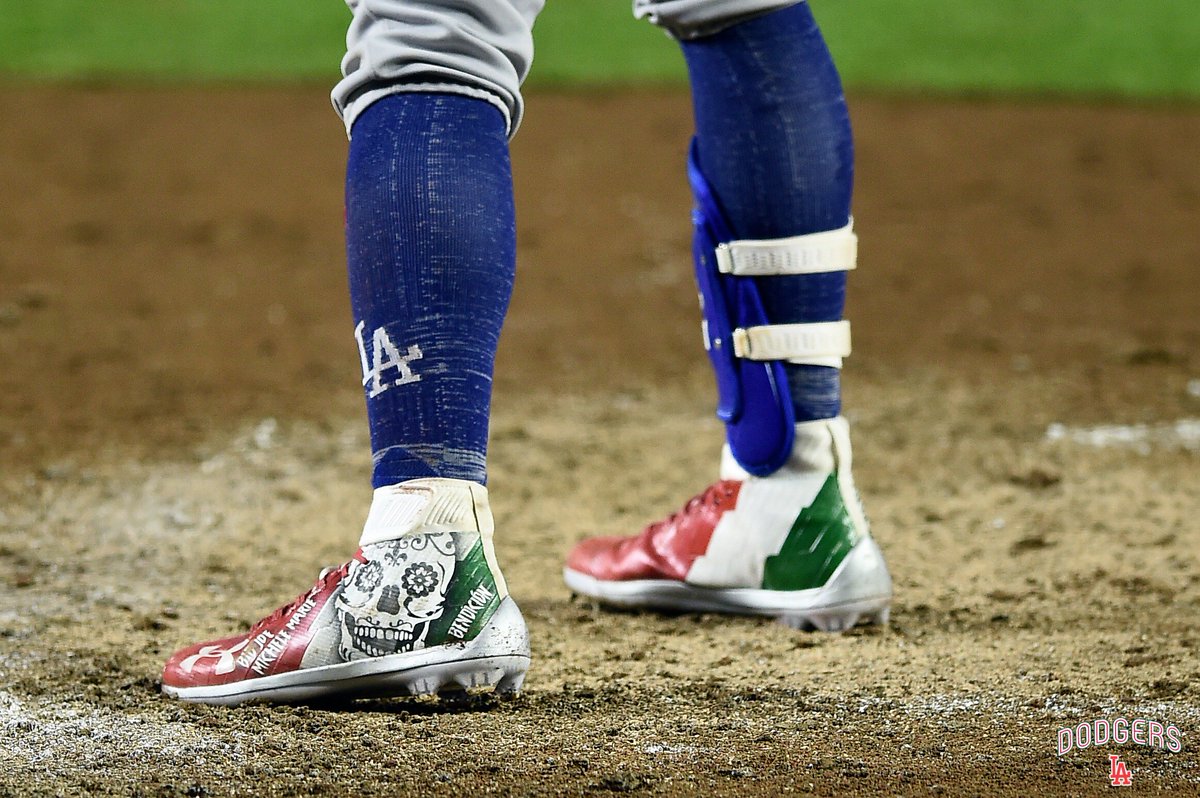 Dodgers's tweet photo. #LosDodgers x #MexicoSeries 🇲🇽 https://t.co/BUildbfVyk