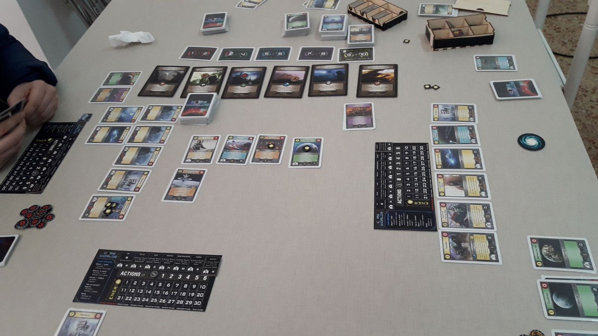 Asoc_ClubDante's tweet photo. Menudo fin de semana de #juegosdemesa Vencimos a la flota del almirante Nelson en #SantaCruz1797, nos sumergimos en plena Guerra Fría con #ElTelónDeAcero, nos expandimos por el universo en #CoreWorlds y los Trolls nos dan una  paliza en #LasLeyendasDeAndor https://t.co/3CPpa4NDrX