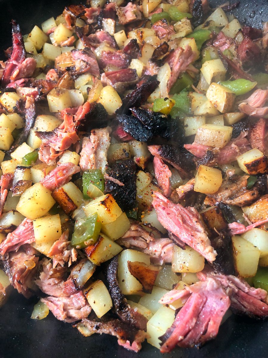 kcline's tweet photo. Beef Rib Hash Y’all!
Skin-on Baby Russets, Sweet Onion, Green Pepper, Applewood smoked Beef Ribs with kisses of Espelette Pepper.
Smells so good I’m might cry a little. 😋😋😋😋
#cooking #hash #hashtaghash #bbqribs #smokedmeat https://t.co/4lVbl6YKyQ