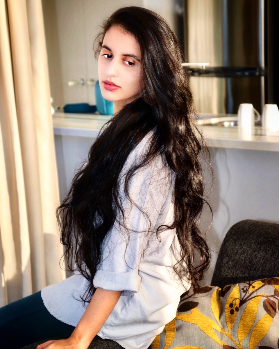 Themelbaycorner's tweet photo. Simplicity is elegance @leenvyas  Photo credit- @hdv_30  #blogger #love #themelbaycorner #fashionista #fashiondiaries #igersmelbourne #portraitphotography #fashionblogger #instagood #instalove #instacool #beautiful #elegant #pretty #brunette #fashion #cute #follow #fashion https://t.co/KPyR1O7wZz