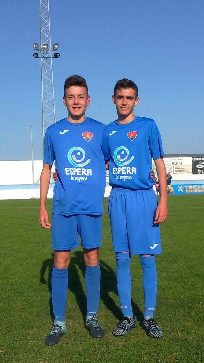 Como hicieron Diego Díaz y Alberto Garrucho hace 10 temporadas, hoy han vuelto a debutar con el equipo Sénior del Espera CF, siendo cadetes con 15 años, Rafael Garrucho y Antonio Arenilla.
 ¡¡Enhorabuena!!