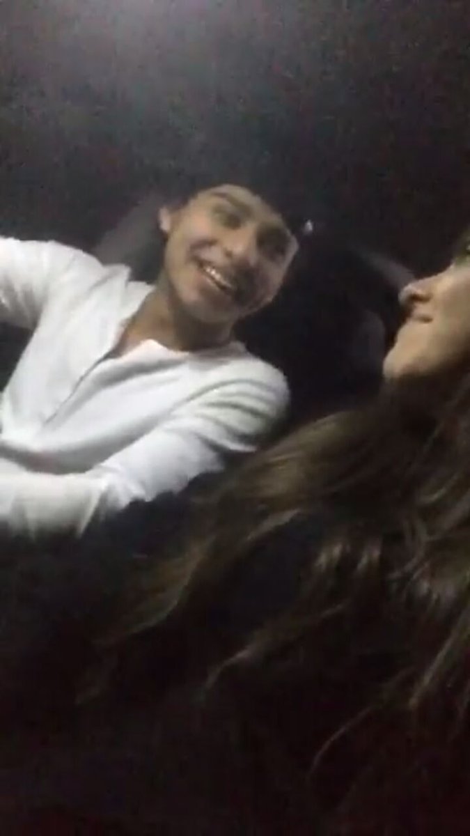 nellycr20's tweet photo. Momentos tan bonitos nunca nunca se olvidan por más que pasé el tiempo @brandon_meza @melyobregon_ 💜💙 https://t.co/kAx5OFEjLG