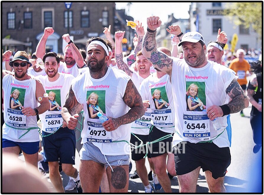 Ian_Burt's tweet photo. Huge credit to these lads that ran the @GEARKL course joined in a chain, raising funds for the amazing @Penmon999. Bravo. #doingitfordaisy #GEAR10K https://t.co/CqHUS4FrZi