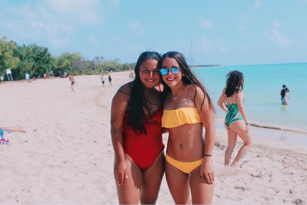 maru2448's tweet photo. Fuga ‘18 @ Boqueron #Babies #4E4 #Mojitosss #LasDeLaVerdaderaVuelta #ShotShotShot #MuyDuras #MasNa https://t.co/pGfnVt7kDo