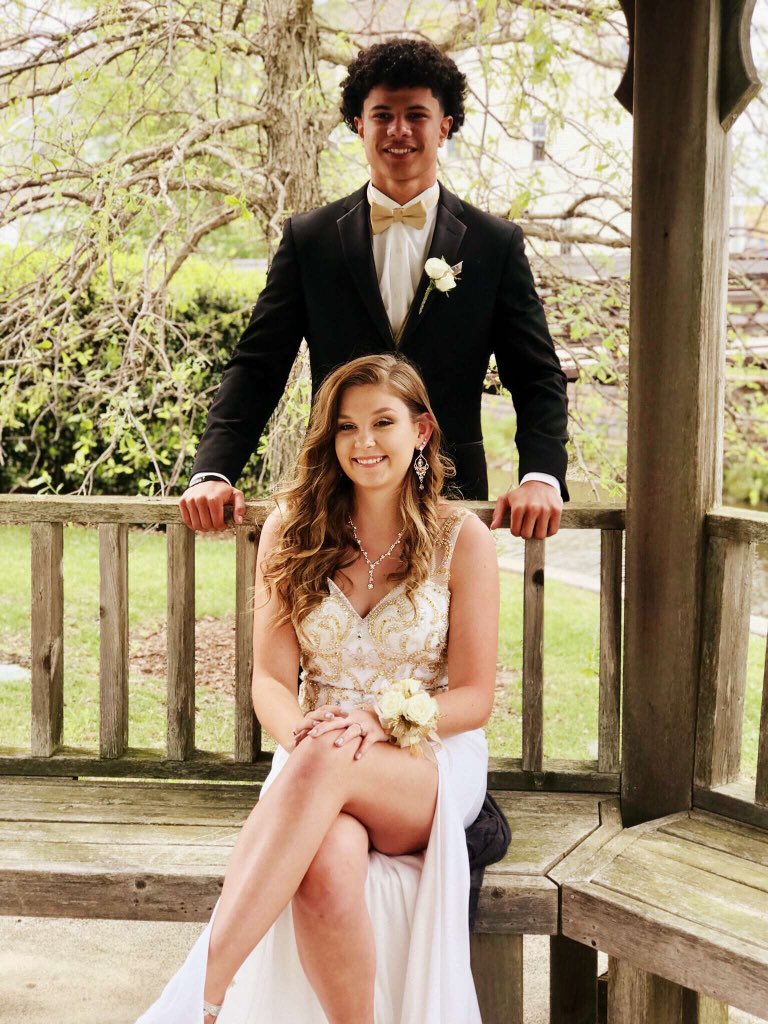 IsaacBarnes11's tweet photo. You’re a dime plus 99 and it’s a shame don’t even know what youre worth. #shesobeautiful 🤵🏽👸🏼🔥 https://t.co/qFXYznS8Zg