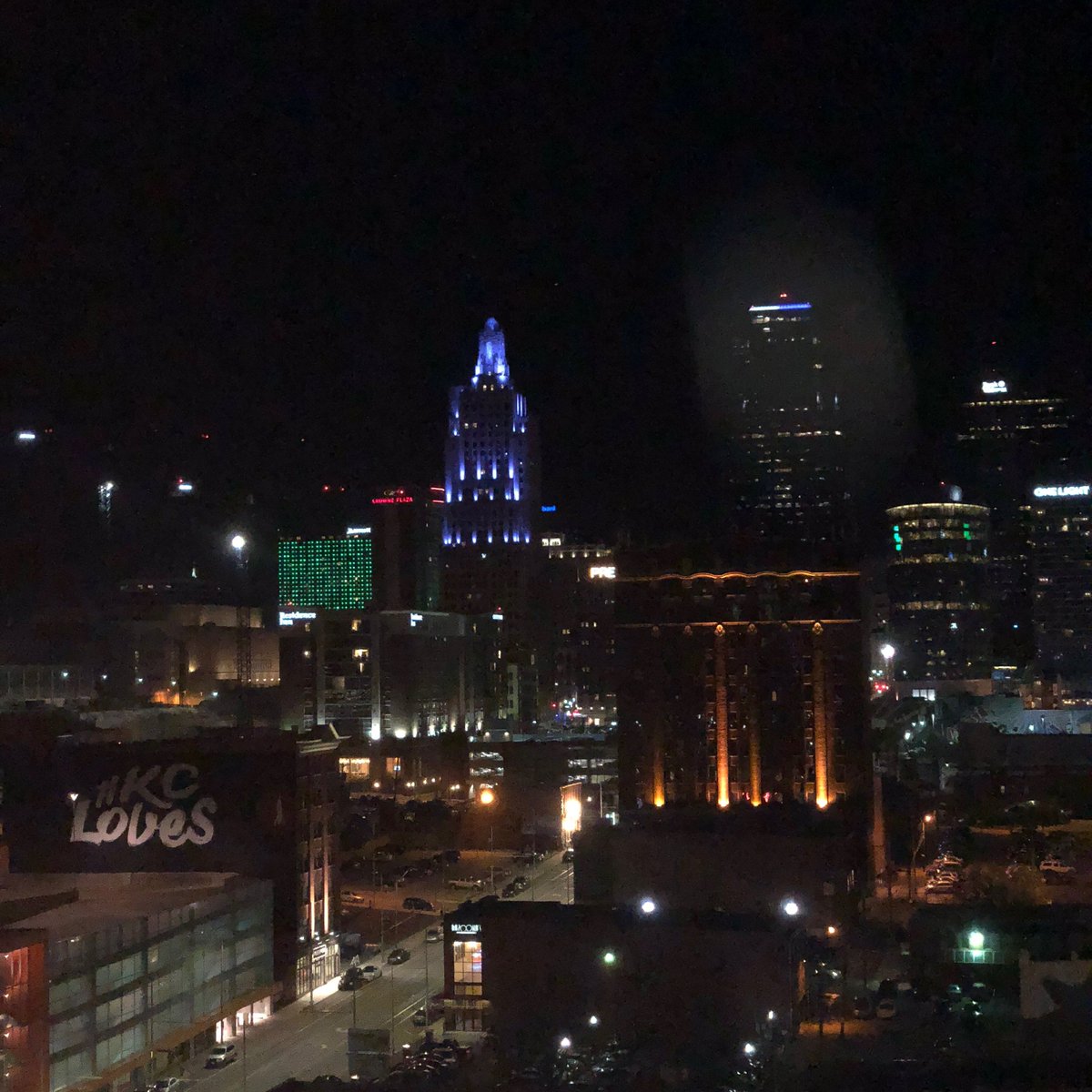 spondylitis's tweet photo. Thanks to the Kansas City Power and Light Building for supporting #WorldASDay. We loved seeing you #GoBlue4AS last night https://t.co/BSj5BdnGBJ