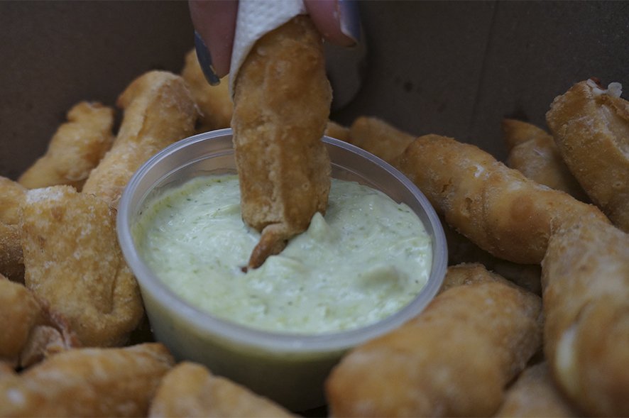 La pareja perfecta que vuelve cualquier combinación en un viaje de sabor ¡Todo en Chops lleva su toque delicioso!