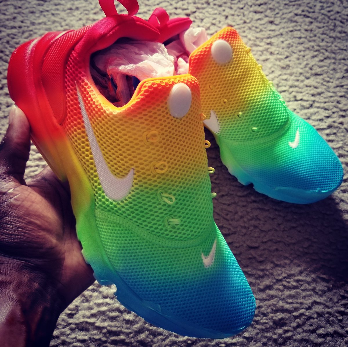 DCryptoInk's tweet photo. 🔥🎨"SKITTLES INSPIRED PRESTOS"🎨🔥
MESSAGE ME IF YOU'RE INTERESTED IN A PAIR #innovativecustomz #visionary #sneakernerd https://t.co/9vVCWKvORO