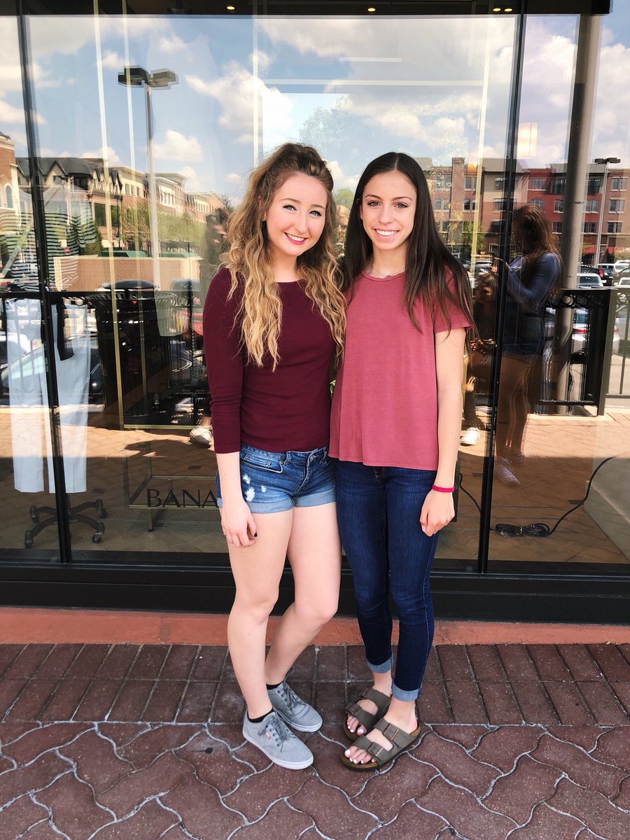 OmqVic's tweet photo. Great day in Naperville with my gorls 💕  @emilye_808 https://t.co/hR9DhfR45R