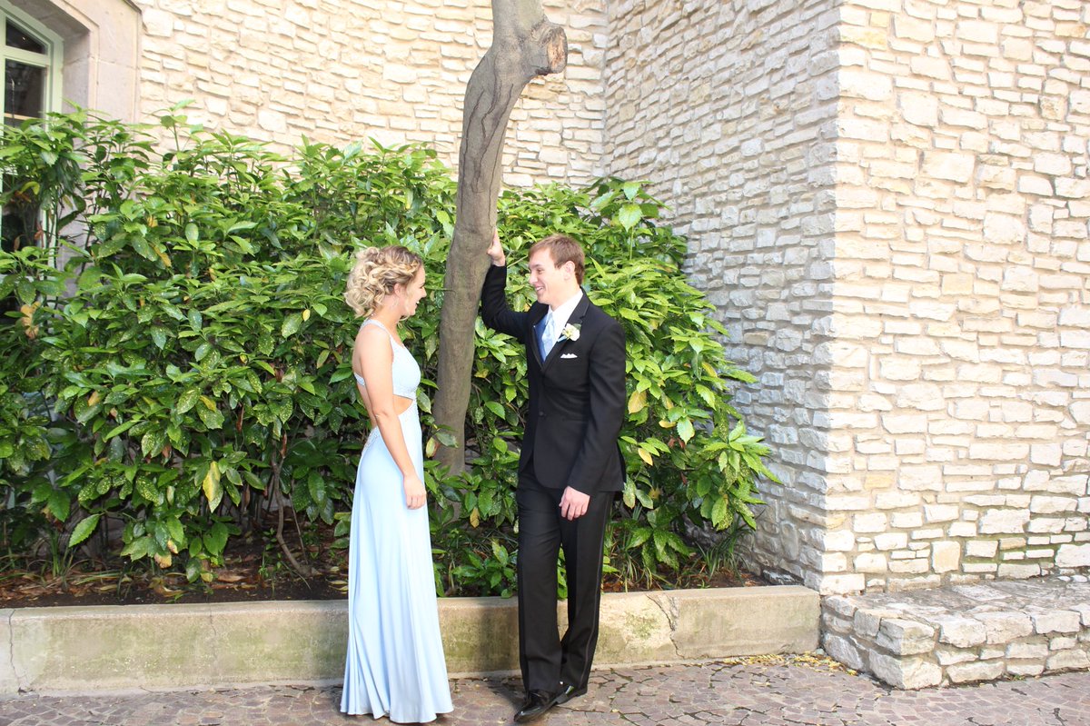 maggieaggie10's tweet photo. Prom 2018! https://t.co/6NBviQYa6o