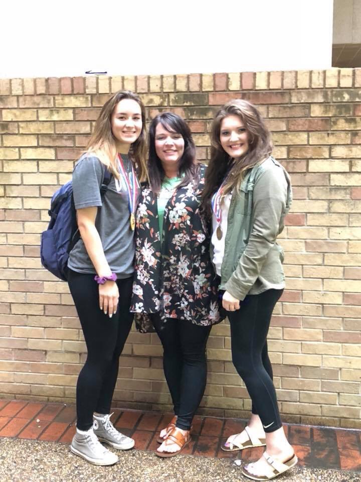 sabrinaleasmith's tweet photo. Wished farewell to leaguetown for the last time EVER. It’s been real, but we ended on a high note. I’m so blessed I got to spend the last four years in this program. #GoWriteWin https://t.co/bdbUD7eNlS