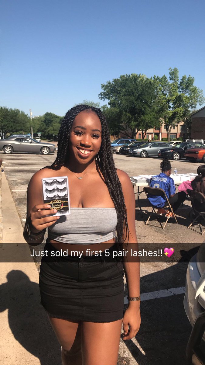 IvCouture_'s tweet photo. #SCRUMPDAY was a success! Take a look at some of the customers who purchased lashes 

When wearing these, don’t forget to tag us🌸💕 #IvCouture 

@ihuomaa14 @x_mauiwowie @__sierranicolee https://t.co/UbCLcn8utU