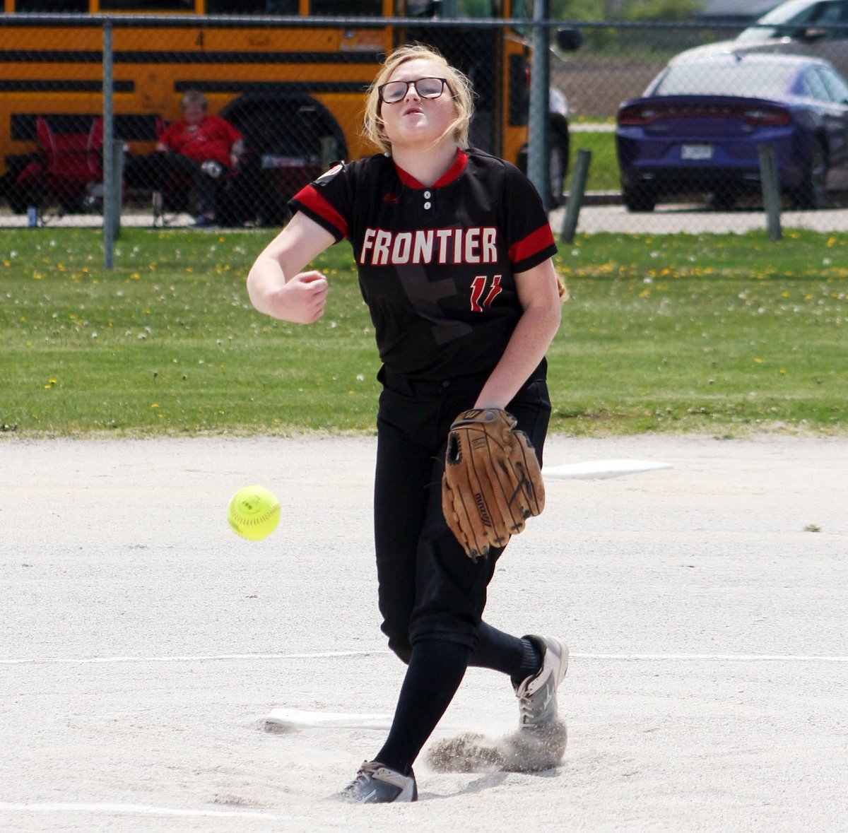 JGenster88's tweet photo. Softball: Indians finish runner-up to Kankakee Valley in home invite https://t.co/RzqcvcXYft via @thehj https://t.co/VF4OKdxChz