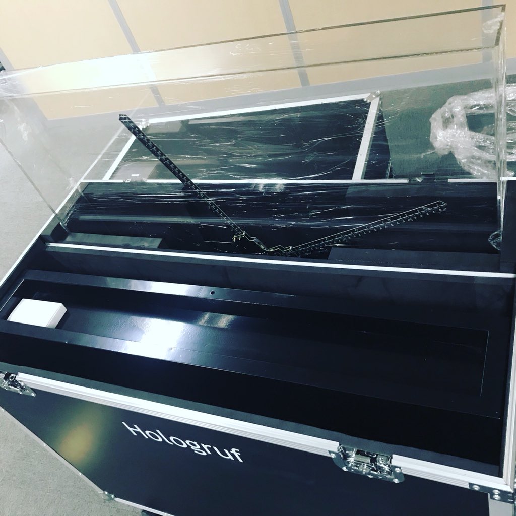 Custom flight case for the whole set of Holo100. #holographic #events #tradeshow #wow