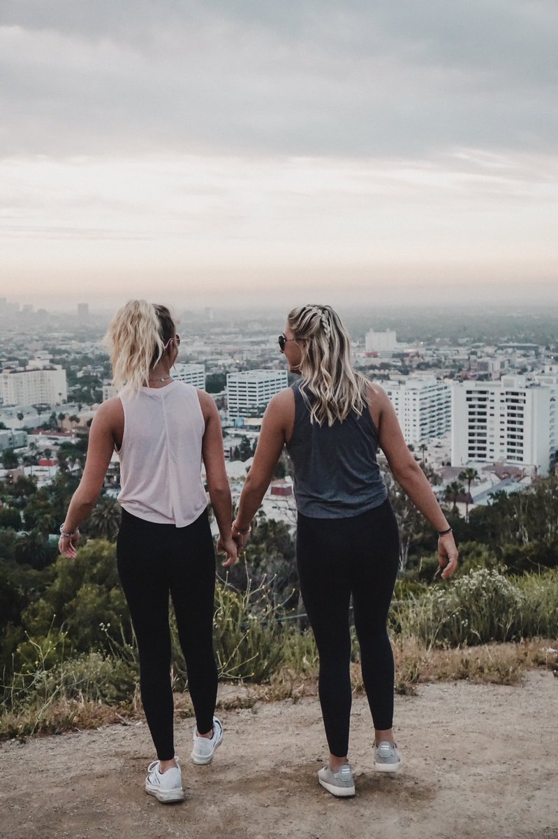 jaylaann26's tweet photo. 4:30 am hikes in cali https://t.co/iNNfFIcfLr