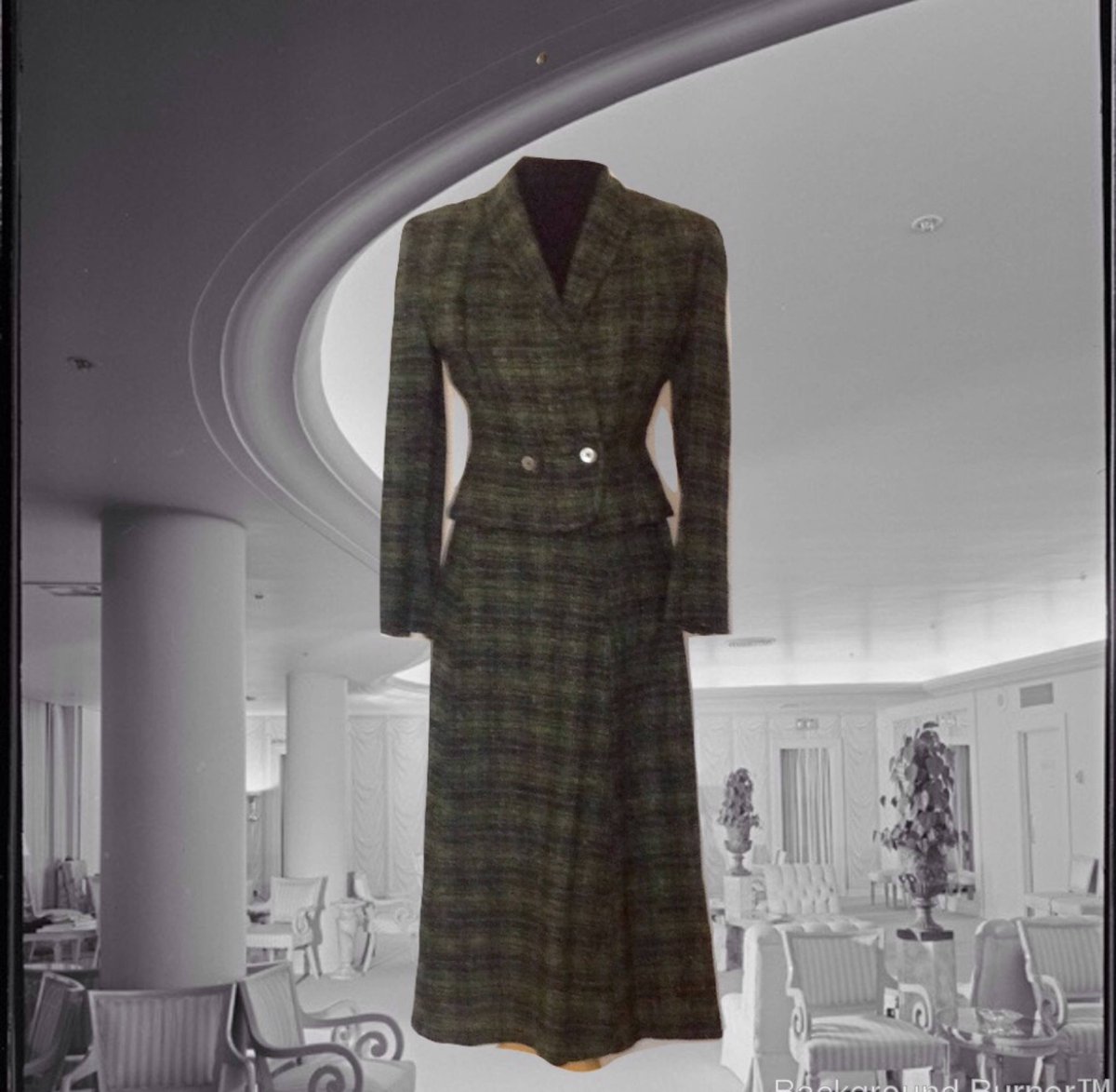 MerrilyVerilyVi's tweet photo. Thanks for the kind words! ★★★★★ "fits perfectly and looks very sexy, many thanks!" vbrack https://t.co/pt18tZ0lAi #etsy #clothing #women #green #black #bouclesuit #ladiessuit #twopiecesuit #woolplaidsuit #woolplaid https://t.co/cJGSDwEWcQ