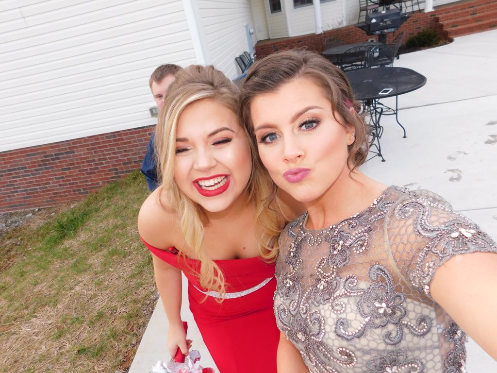 camrussell01's tweet photo. happy 18th Hal! love you always https://t.co/sI7il0zr7B