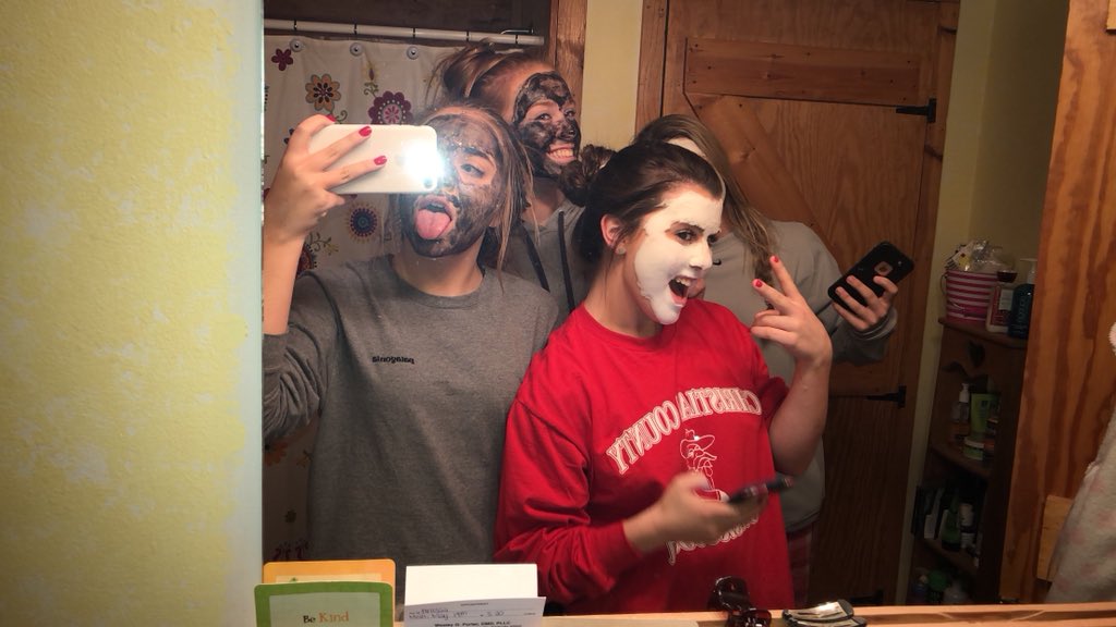 camrussell01's tweet photo. happy 18th Hal! love you always https://t.co/sI7il0zr7B