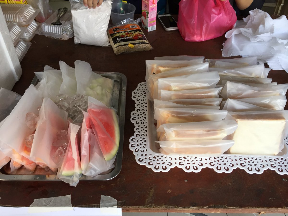 Fipd2018's tweet photo. We also have foods and fruits! 🍉🍞 https://t.co/ZDKP2WBp2c