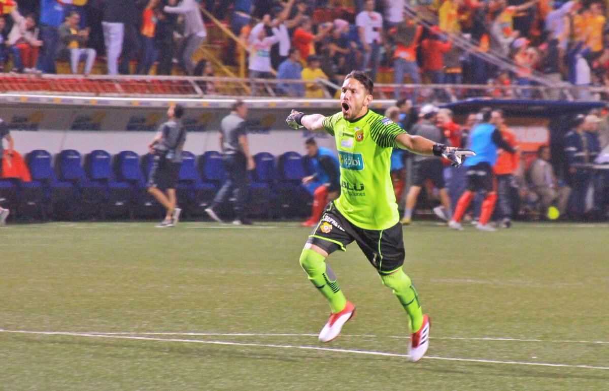 Leonel Moreira, portero de Herediano