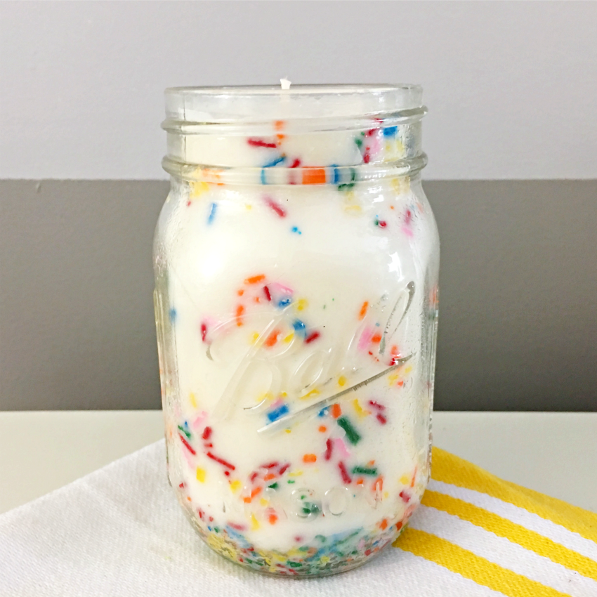 MasonJarIdea's tweet photo. DIY Funfetti Soy Mason Jar Candle https://t.co/rej2lYfMhw #funfetti #masonjar #masonjarcandle #candle #diy #soycandle https://t.co/xNT0koa9V0