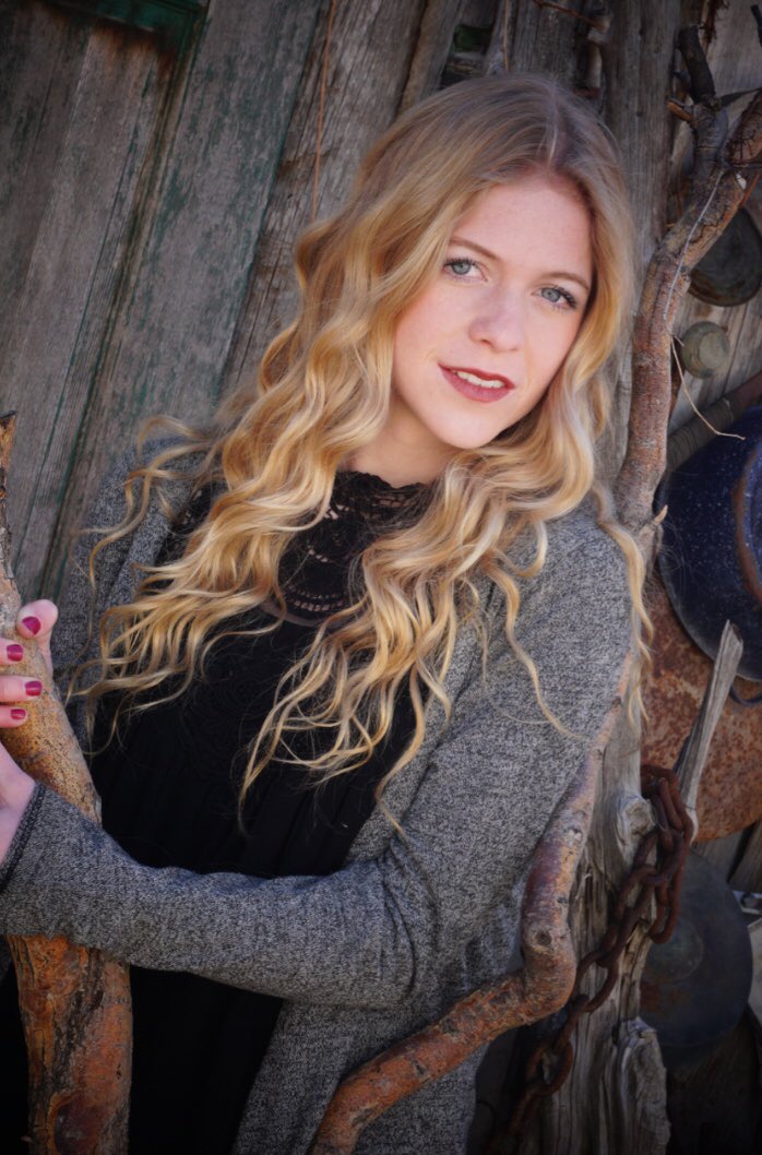 sarbear__00's tweet photo. Little late but let me know if you want  an announcement👍🏽 https://t.co/i0d3XOwa1a