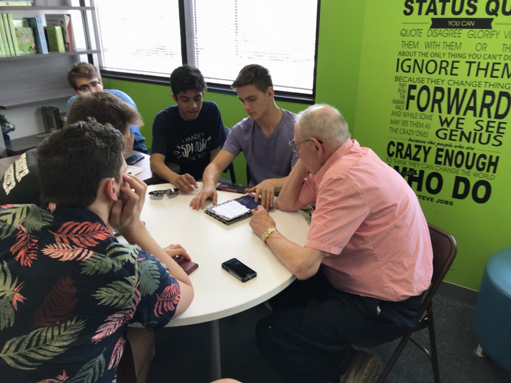phil_nagy's tweet photo. Very cool to see our students sharing their knowledge of technology with others! #StudentGeniusBar #ILCRocks https://t.co/kaQ3uc1oly