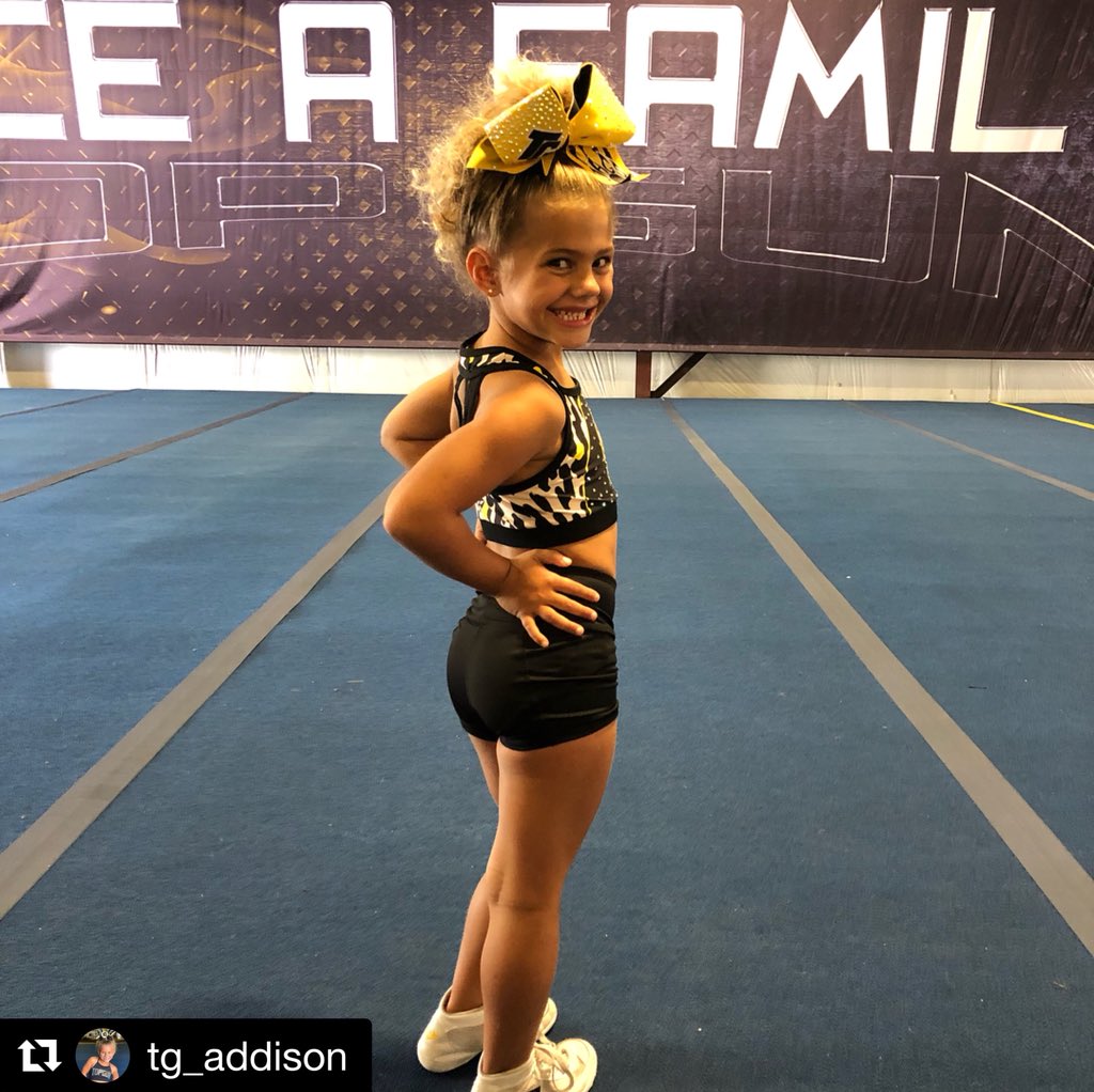 RadianAW's tweet photo. Check out Addison rocking her #YOUthsize #RAcoreshorts. So fun getting to meet her and her friends at #Worlds2018 last weekend! 🖤💛🖤 #takeusback #sundayfunday #repost #topgun #tgsquirts #summit2018
#MadeInTheUSA #StayInAction #PracticewearInAction #MadeInLA #practicewear https://t.co/MoKUOGV6RJ