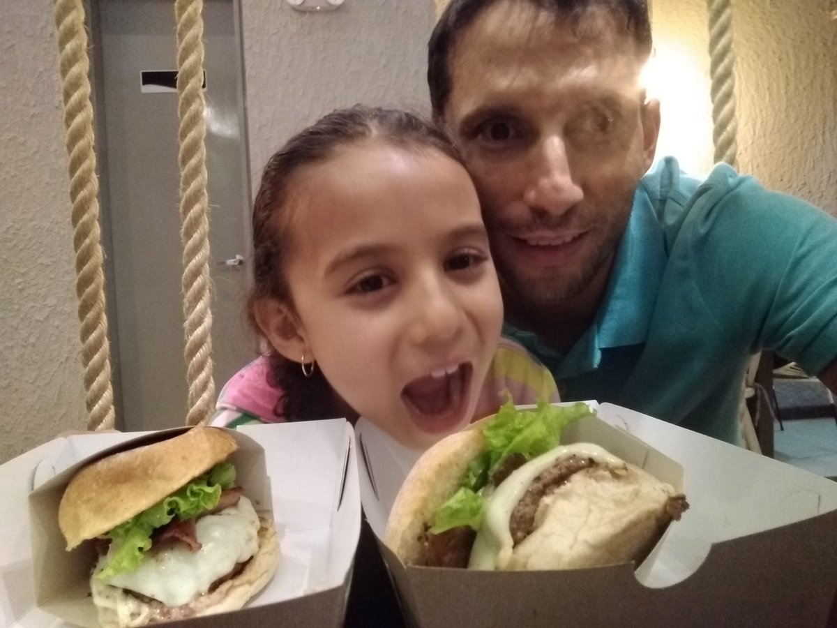 11. Terminado el #burgermasterco  se puede decir que maravilloso evento y se culmina en el @restvoler #restvoler probando la espectacular  #voler gracias <a href="/tuliorecomienda/">Tulio Recomienda</a> por el #masterburgerco
