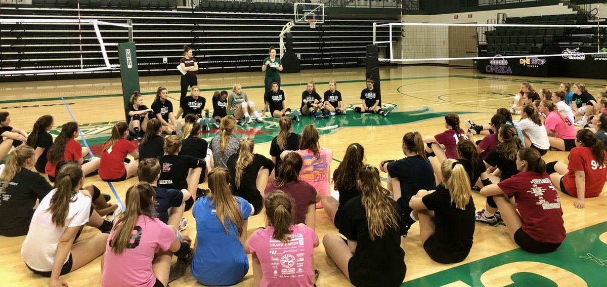 UWL_Volleyball's tweet photo. It was a great day in the gym with @gbphoenixvb #showcase #talent #getbetter #growthmindset #culturebasedlearning #compete #alllevelswin https://t.co/Dm7LAW63Vm