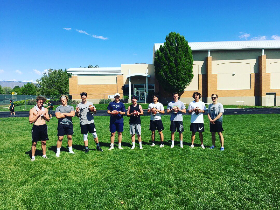 KaizenQB's tweet photo. Boys put in work today!  Temps were up and so was the level of play. Great groups out today for #sundayfunday. #kaizenqb #football #fieldgenerals #dimedroppers208 #qb1 #quarterback #quarterbacktraining #kaizenmethod #idahome https://t.co/O6AjIqjN0U