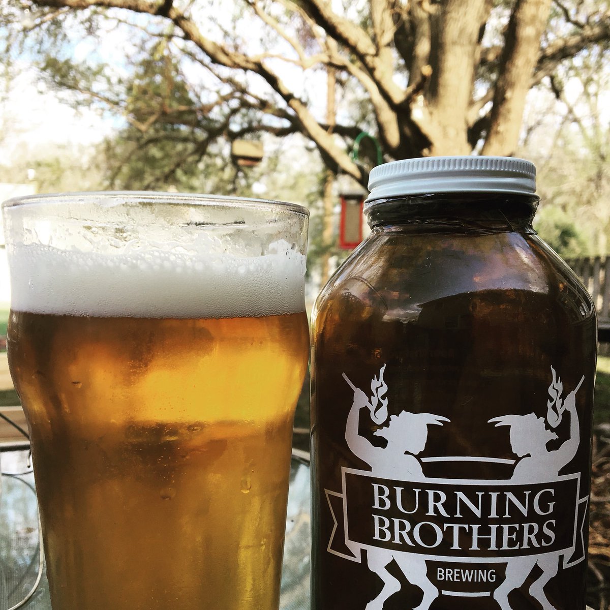 NOJgear's tweet photo. Beautiful Sunday. Beer, patio, barbecue. #drinkwell #weekend #weekendvibes https://t.co/zvmiuejFt7
