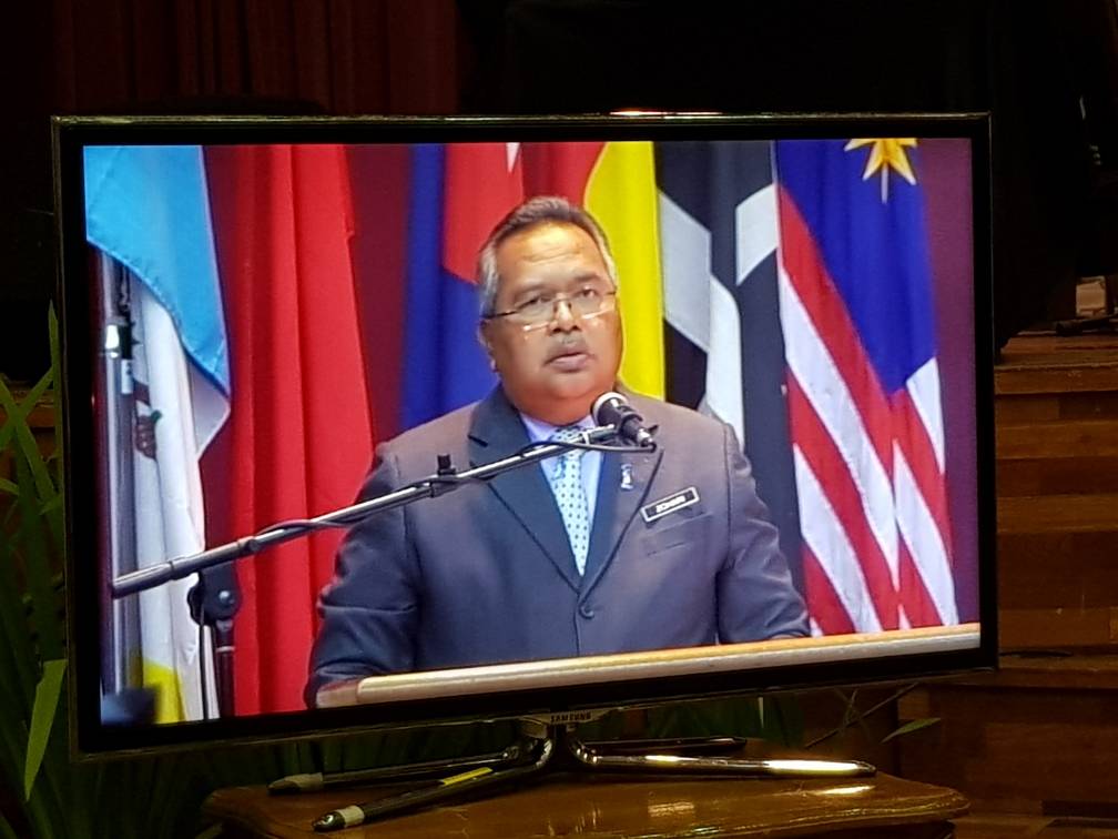 KSU DS <a href="/ZohariAkob/">Dato Sri Zohari Akob</a> semarakkn semangat Warga <a href="/MOWorks/">でやんす</a> dgn sorakan
#movers&amp;shakers
#kkrTERBAIK #hidupRAKYAT d Majils Amanat TS <a href="/DrAliHamsa/">Ali Hamsa #YNWA</a> .
<a href="/JKRMalaysia/">JKR Malaysia</a>