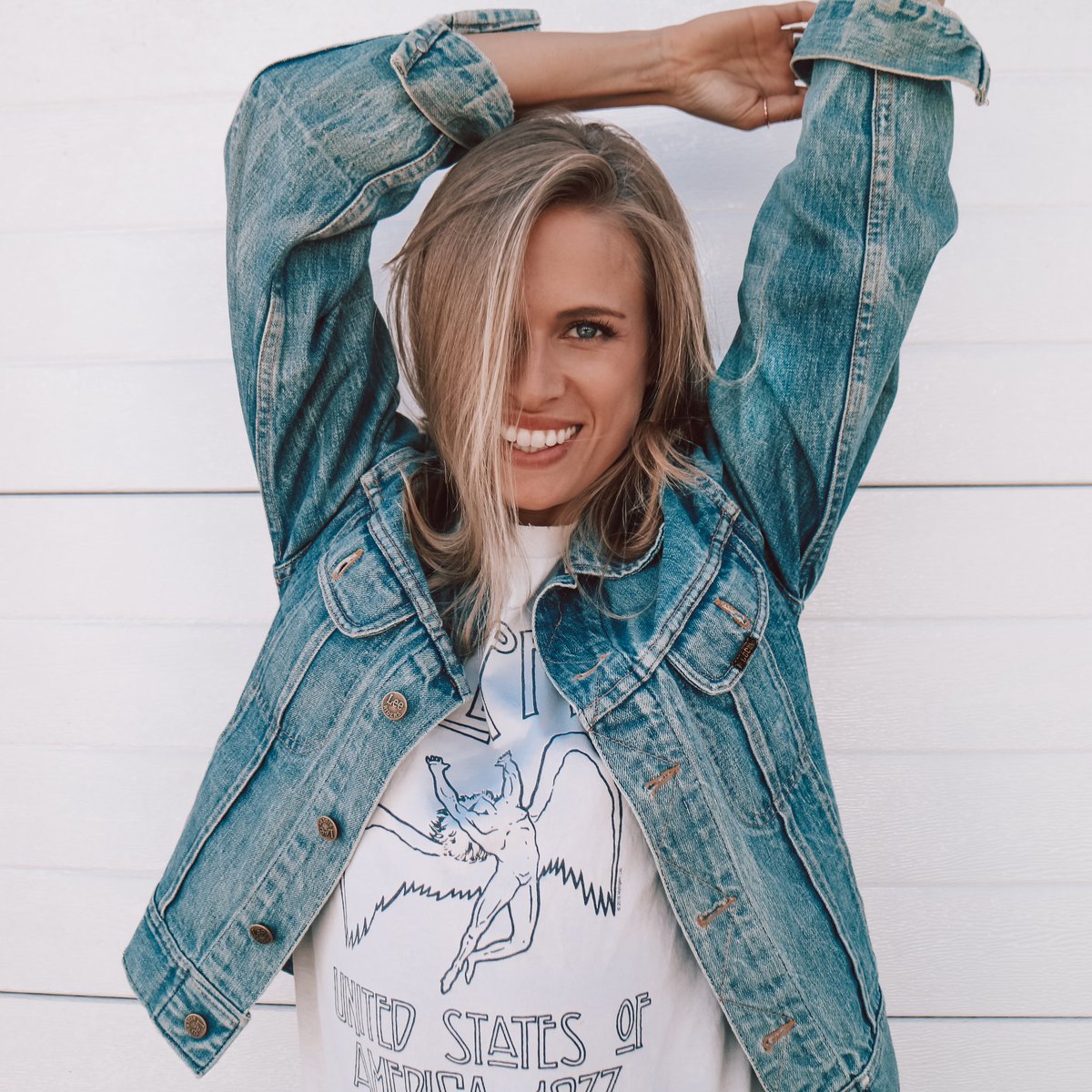 You will see more and more beauty in life if you start wondering at the ususal instead of the unusual.💭

#mondaymotivation #fashion