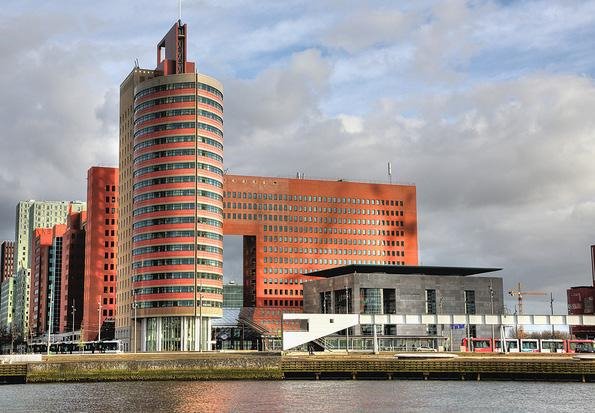 In voorbereiding: Binnenkort start <a href="/Vandevloeren/">Vandevloeren</a> met het vervangen van de vloerafwerkingen in het kantoorcomplex van de #rechtbank #Rotterdam. In opdracht van <a href="/DuraVermeer/">Dura Vermeer</a> vervangen wij hier gefaseerd 10.000 m2 vloer.