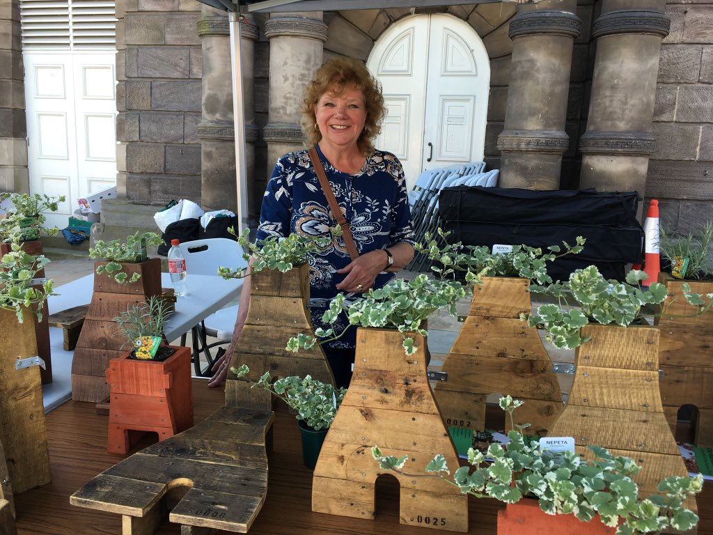 shineinmedia's tweet photo. My mother in the Mothertown @ourburslem festival celebrating #staffordshireday /week. Visit our stall today celebrating art, culture and education @StokeCEP. Follow and like our project page https://t.co/1bOpSyMKNS for updates. #stoke2000 https://t.co/dbAW1gXBsS