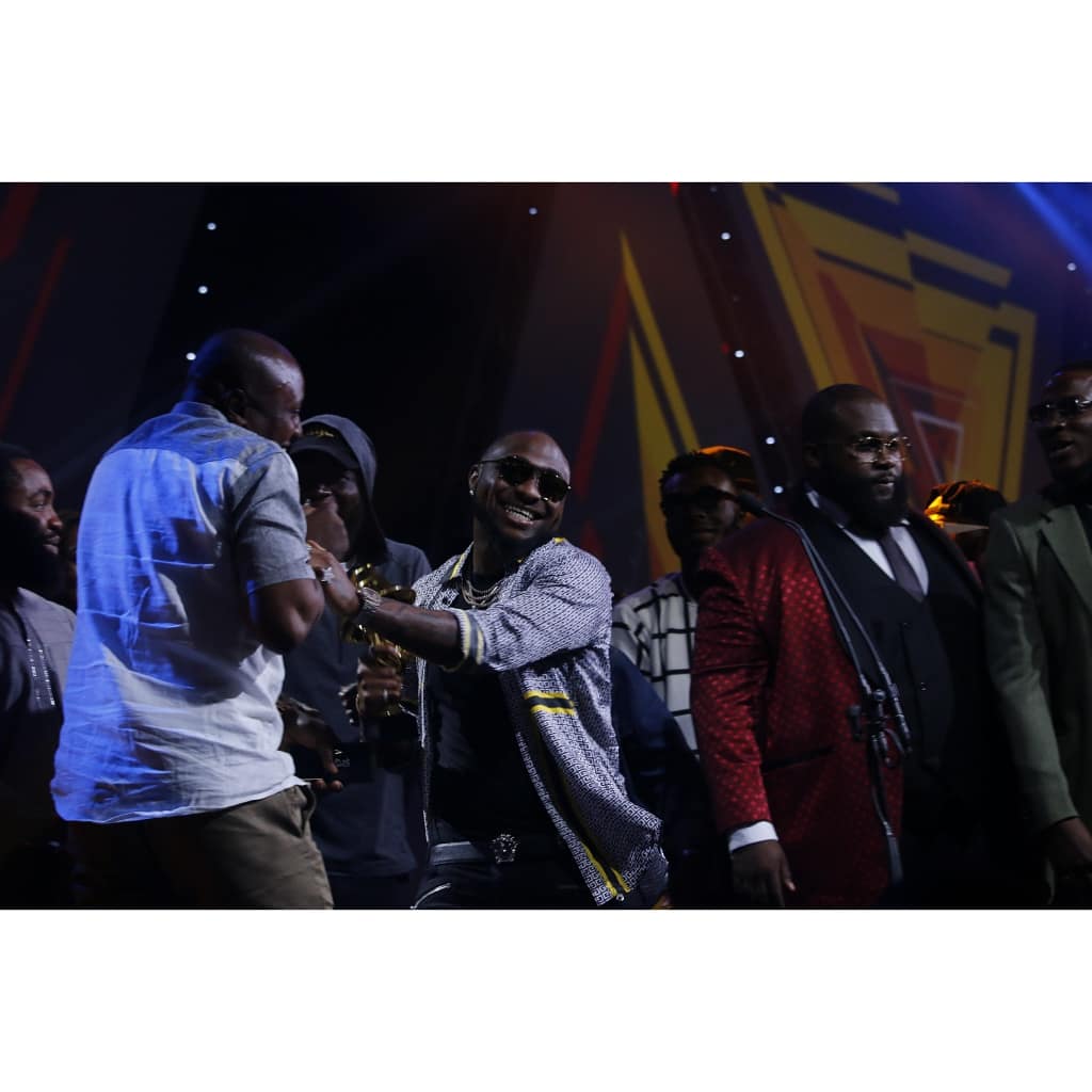 EventsProNG's tweet photo. THE HEADIES ARTIST OF THE YEAR 2018 @davidoofficial 
#eventsprong 
#Headiesawards 
#headies2018 
#12thheadies https://t.co/EGMIzKlbM6