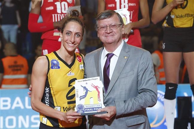 volleyballworld's tweet photo. Way to finish your career! Gözde honoured as MVP at #CLF4Bucharest
https://t.co/QJ7Ym2m5hg @CEVolleyball https://t.co/Vb208Gfy3B