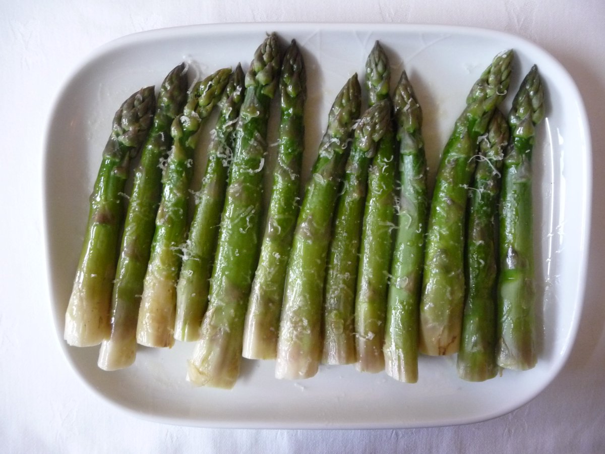 WashFarm's tweet photo. A glorious day to indulge in a Spring Treat! Delicious, freshly-cut #Asparagus from @WashFarm     https://t.co/GsTmMSIZ1F https://t.co/t7Tci7AEWc