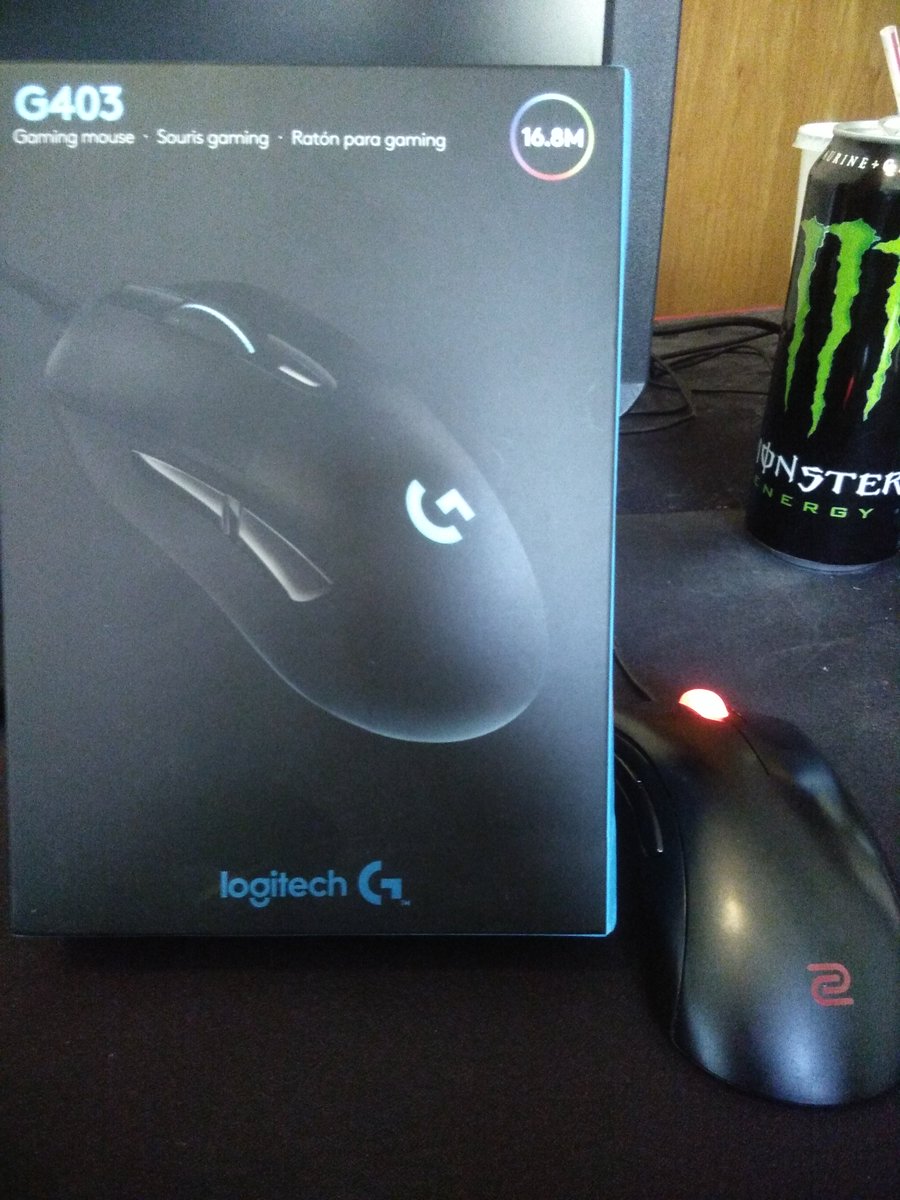 bikini__model's tweet photo. Mouse arrived. Thanks to @snooze and the people at @firstbloodio for being awesome! You should definitely check them out if you haven't already. https://t.co/8cTnfOSZTM