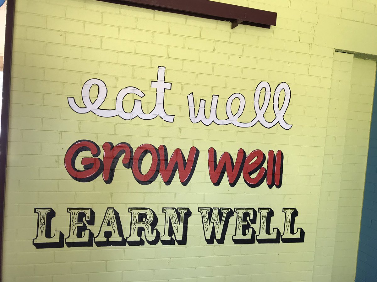 HelenMorgani's tweet photo. Former @ChulloraPS student & VC, now artist paints our canteen in a #P&C funded initiative #proud #OurStudentsAreStars #colour @dketas https://t.co/nC2GgsIvfu