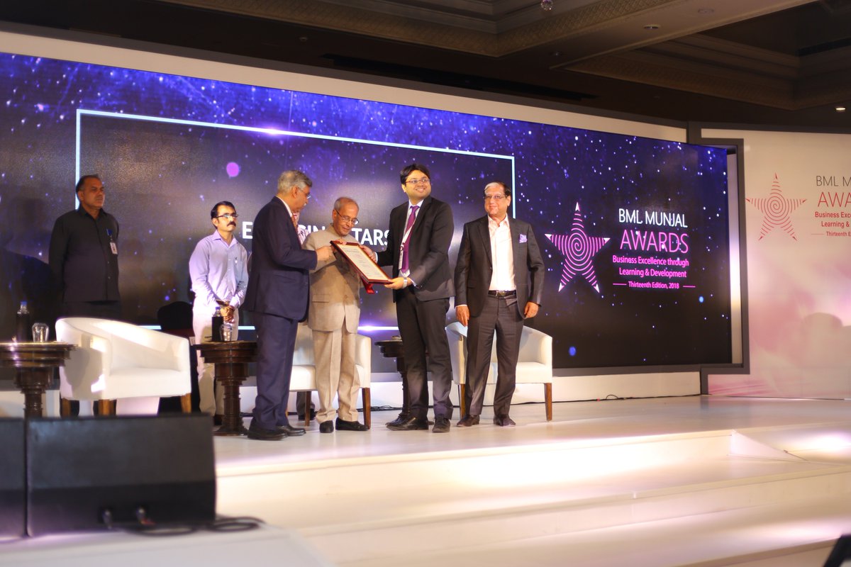 ThotMedia's tweet photo. Glimpses of the prestigious #HMS2018, organized by the Mindmine Institute commenced its 12th edition followed by the BML Munjal Awards, brought together 75 influencers from across the globe to discuss this year’s theme “India @75: Is this the New India?”, Put up by #THOT. https://t.co/YuP7qaXQwn