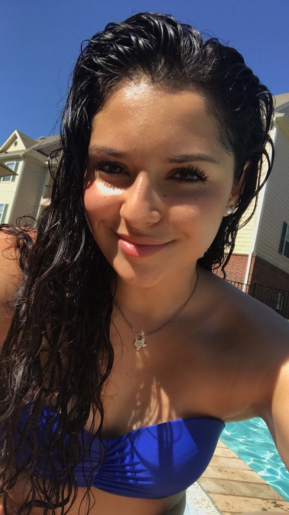 ryrodriguez15's tweet photo. Pool daze💧 https://t.co/p5tJuhVRK4
