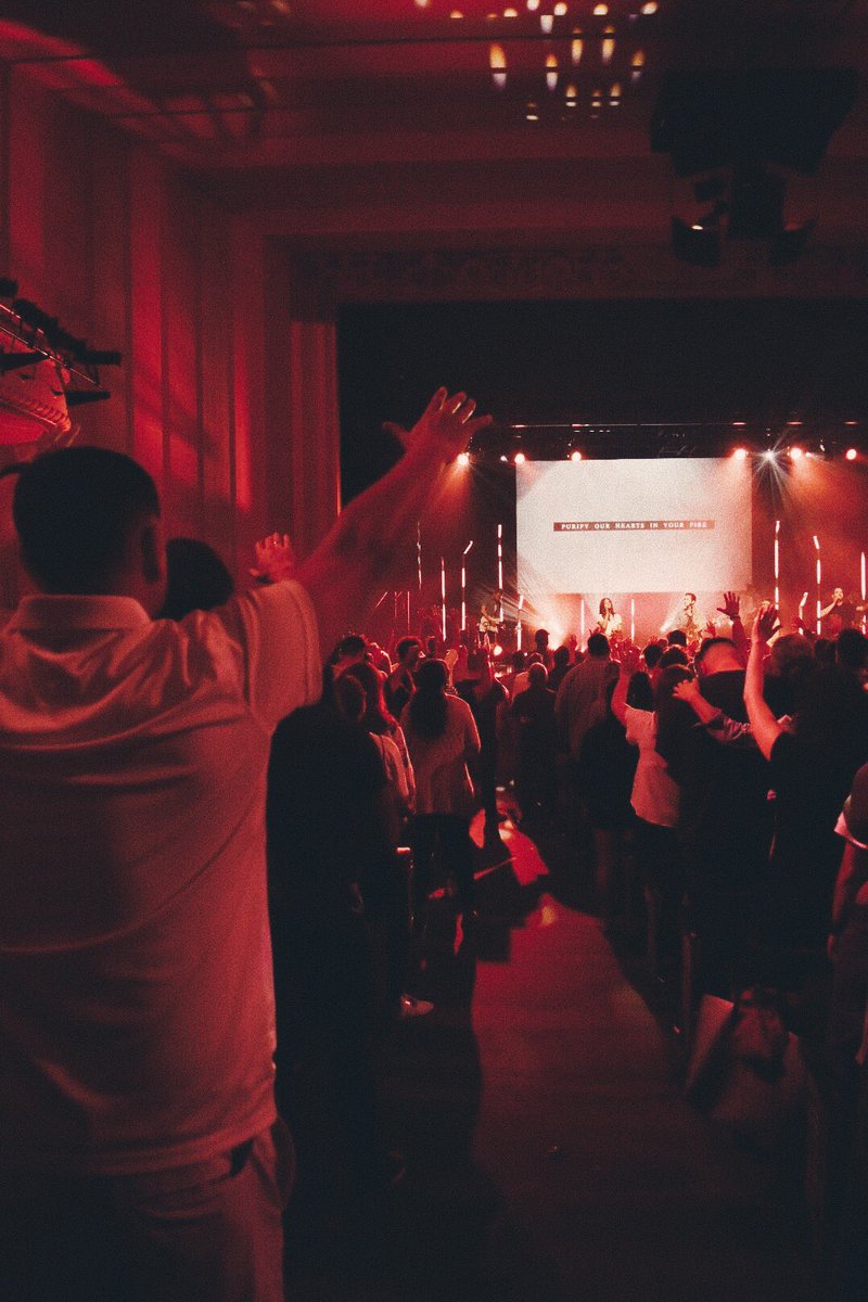 VousChurch's tweet photo. Such an unbelievable Sunday here at VOUS. No better way to kick off a new SZN! Swipe left for all the Sunday feels and we’ll see you at a #vouscrew this week! https://t.co/IstKcEWXLX