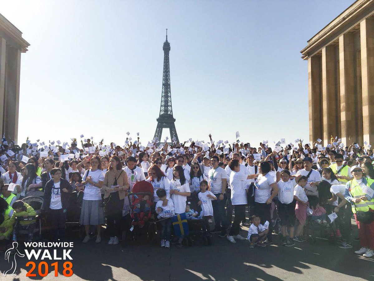 INCMediaNews's tweet photo. Kayla, Tessa, Jayden and Jordan from Oslo, Norway took time to admire Paris' most famous landmark, the Eiffel Tower.   The four were just some of the young walkers who joined the #WorldWideWalkToFightPoverty held in Paris, France. (1/3) https://t.co/CM8ILynwqd
