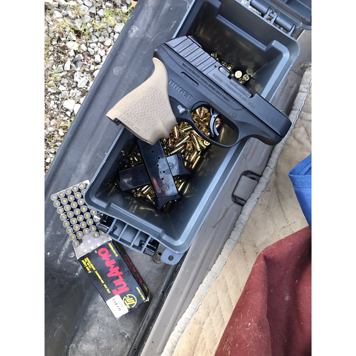 tweetmemichael's tweet photo. #sundaygunday 🔫🇺🇸

#ruger #rugerec9s #ec9s #hoguegrips #tulammo #winchesterammo #federalammunition #2A #guns #gunsdaily #pewpew #freedom https://t.co/eDX4AXyYfV